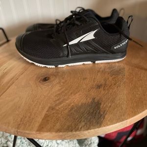 Altra solctice size 9. Worn 2x